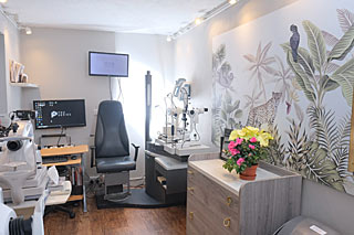 consulting room for eye care